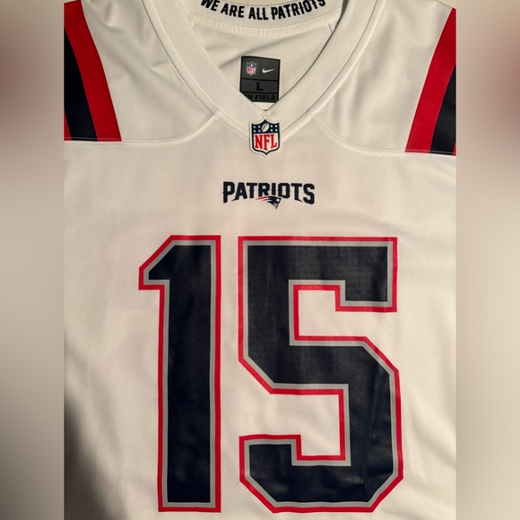 Ezekiel Elliott New England Patriots Jersey - Picture 3 of 8